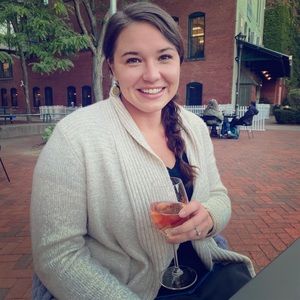 Meet your Posher, Alyssa